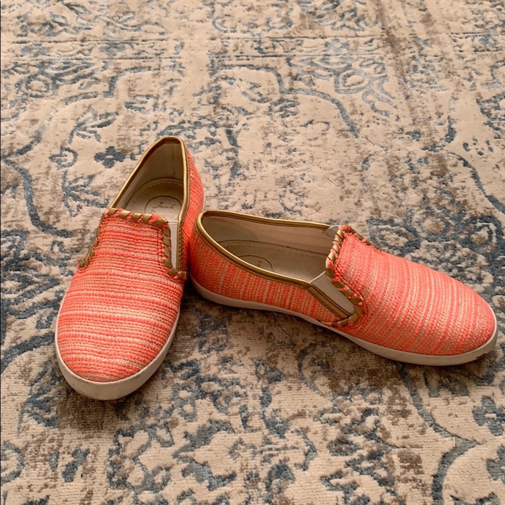 Super cute coral and gold flats